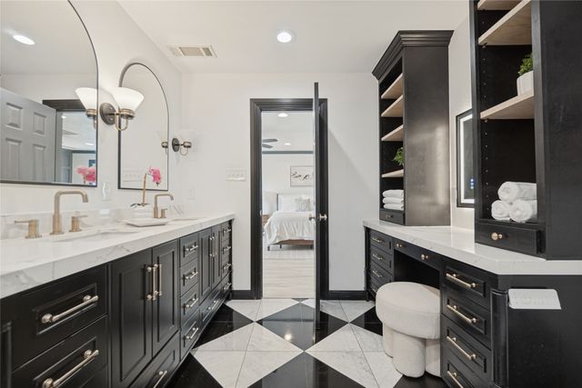 806 Knott Place, Dallas, TX 75208