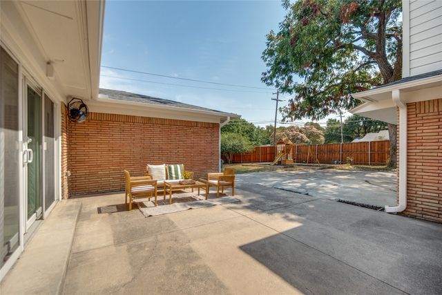 806 Knott Place, Dallas, TX 75208