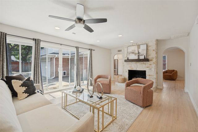 806 Knott Place, Dallas, TX 75208