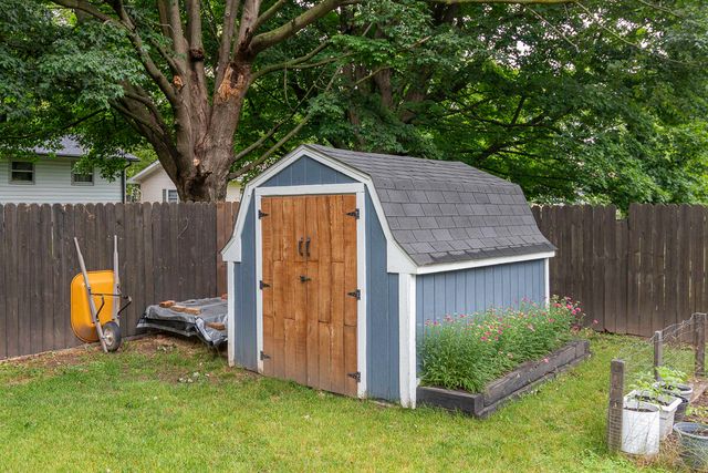 1732 Schuring Road, Portage, MI 49024