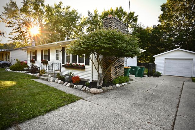 1732 Schuring Road, Portage, MI 49024
