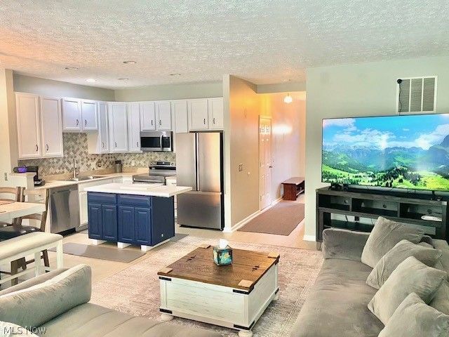 1432 Wellingshire Circle, Cuyahoga Falls, OH 44221