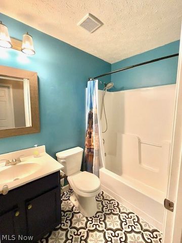 1432 Wellingshire Circle, Cuyahoga Falls, OH 44221