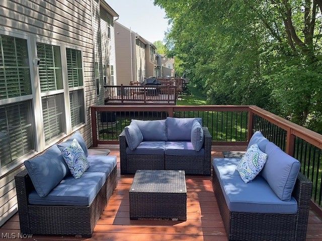 1432 Wellingshire Circle, Cuyahoga Falls, OH 44221