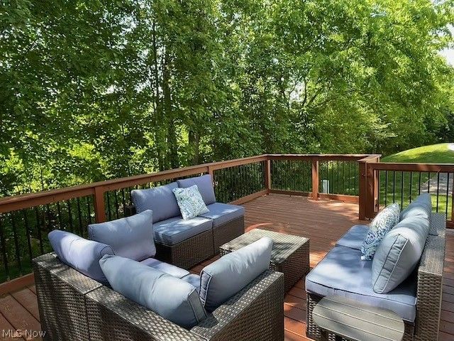 1432 Wellingshire Circle, Cuyahoga Falls, OH 44221