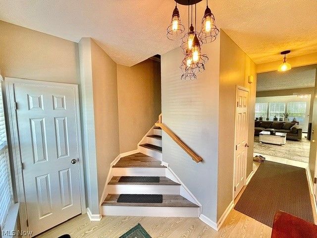 1432 Wellingshire Circle, Cuyahoga Falls, OH 44221