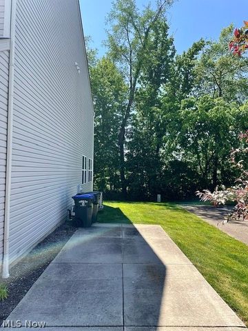 1432 Wellingshire Circle, Cuyahoga Falls, OH 44221