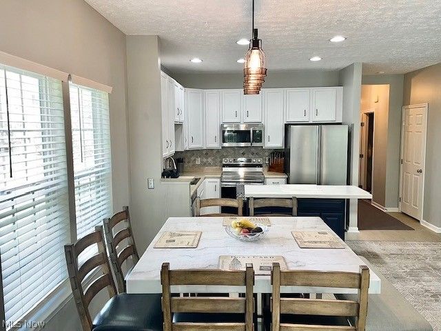 1432 Wellingshire Circle, Cuyahoga Falls, OH 44221
