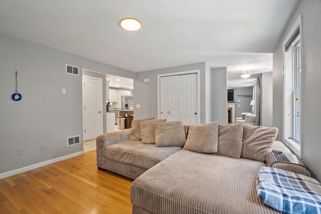 23 Black Cat Rd, Plymouth, MA 02360