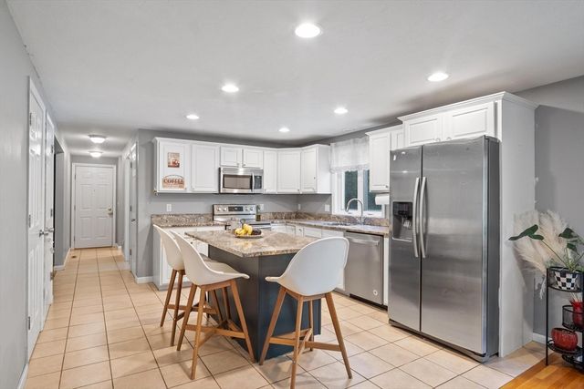 23 Black Cat Rd, Plymouth, MA 02360