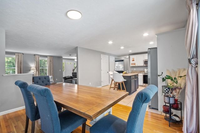 23 Black Cat Rd, Plymouth, MA 02360