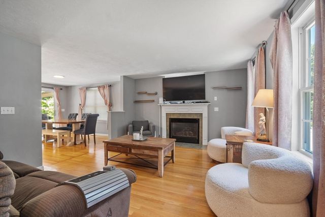 23 Black Cat Rd, Plymouth, MA 02360