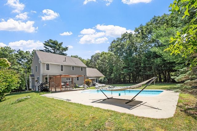 23 Black Cat Rd, Plymouth, MA 02360