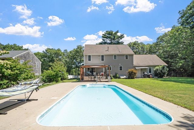 23 Black Cat Rd, Plymouth, MA 02360