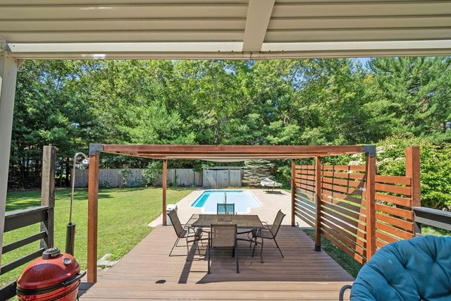 23 Black Cat Rd, Plymouth, MA 02360