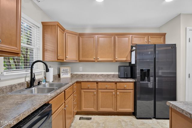 2216 Hiwassee Drive, Kingsport, TN 37664