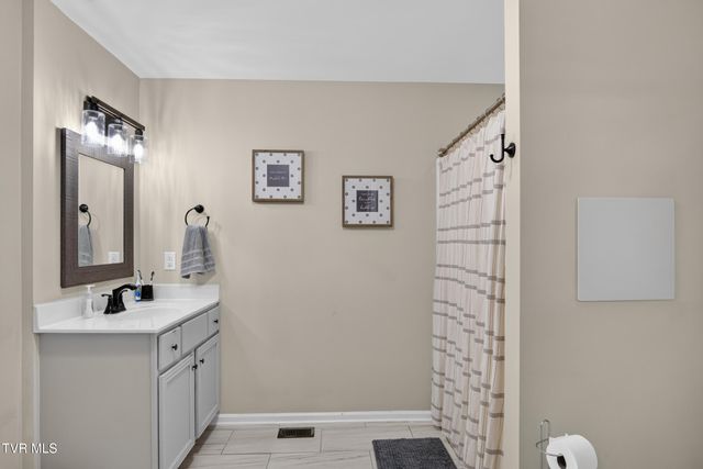 2216 Hiwassee Drive, Kingsport, TN 37664