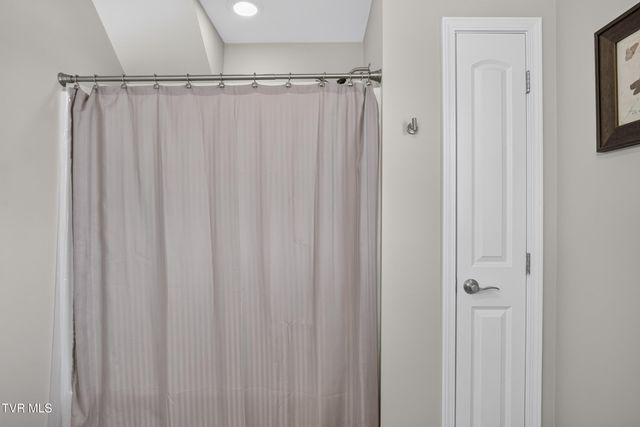 2216 Hiwassee Drive, Kingsport, TN 37664
