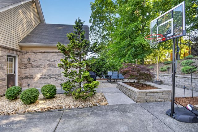 2216 Hiwassee Drive, Kingsport, TN 37664