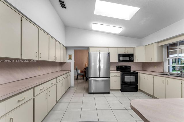 9900 SW 62nd Street, Miami, FL 33173