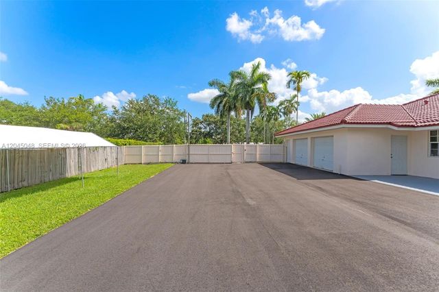 9900 SW 62nd Street, Miami, FL 33173
