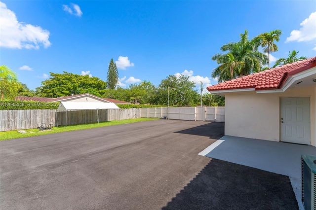 9900 SW 62nd Street, Miami, FL 33173