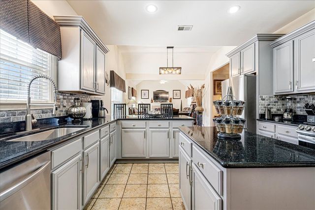 5070 ROYSTON LOOP, Memphis, TN 38125