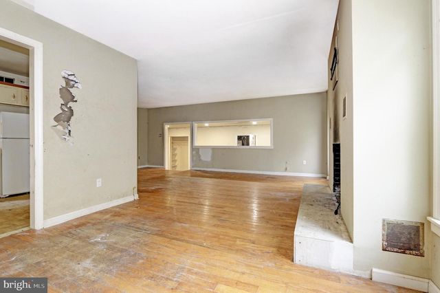 271 5TH AVE, Egg Harbor City, NJ 08215