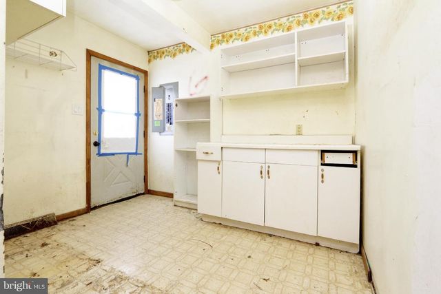 271 5TH AVE, Egg Harbor City, NJ 08215