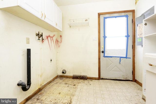 271 5TH AVE, Egg Harbor City, NJ 08215