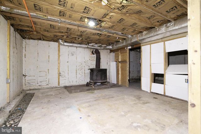 271 5TH AVE, Egg Harbor City, NJ 08215