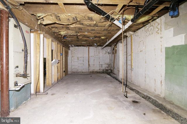 271 5TH AVE, Egg Harbor City, NJ 08215