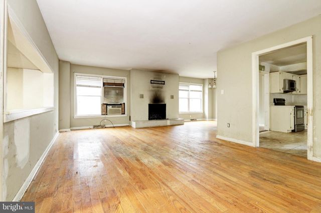 271 5TH AVE, Egg Harbor City, NJ 08215