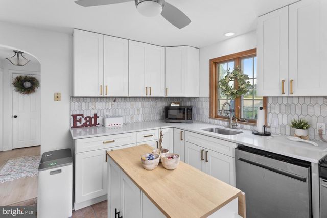 177 REGINA AVE, Hamilton, NJ 08619