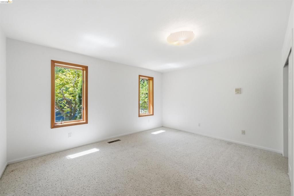 Image 23 of property listing at 3265 Greenhills Dr, Lafayette, CA 94549