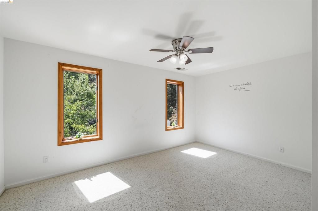 Image 32 of property listing at 3265 Greenhills Dr, Lafayette, CA 94549