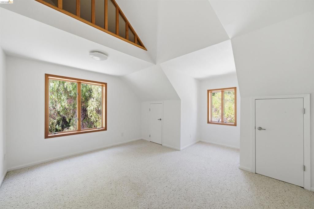 Image 35 of property listing at 3265 Greenhills Dr, Lafayette, CA 94549