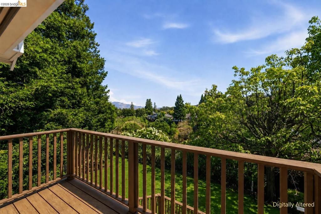 Image 38 of property listing at 3265 Greenhills Dr, Lafayette, CA 94549