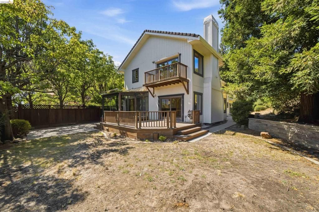 Image 41 of property listing at 3265 Greenhills Dr, Lafayette, CA 94549