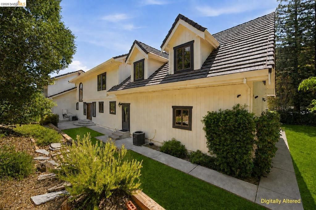 Image 50 of property listing at 3265 Greenhills Dr, Lafayette, CA 94549
