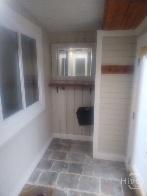 Image 7 of property listing at 124 Inca Road, Savannah, GA 31406
