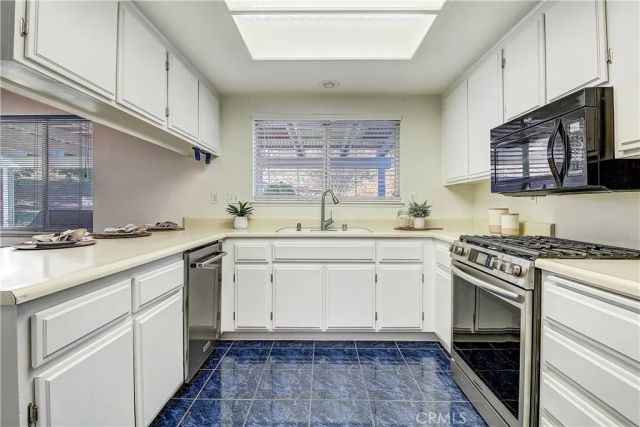 10849 Morning View Court, Riverside, CA 92505