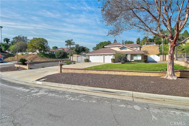 10849 Morning View Court, Riverside, CA 92505