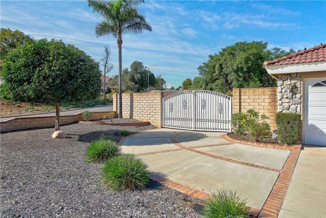 10849 Morning View Court, Riverside, CA 92505
