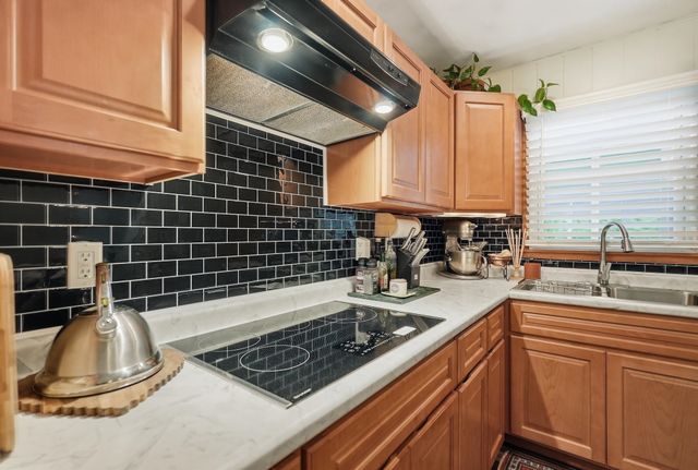 30 Drury Drive, Essex Junction, VT 05452