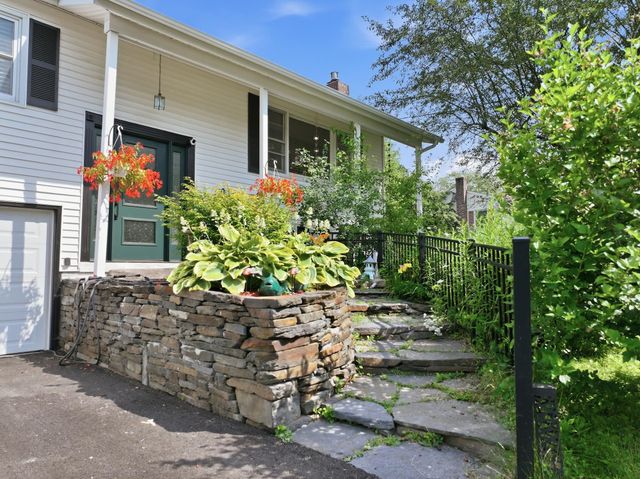 30 Drury Drive, Essex Junction, VT 05452