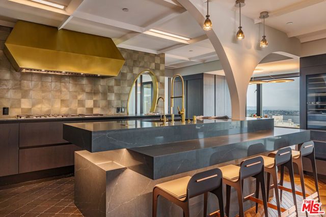 10727 Wilshire Boulevard 1805, Los Angeles, CA 90024