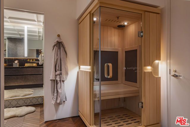 10727 Wilshire Boulevard 1805, Los Angeles, CA 90024