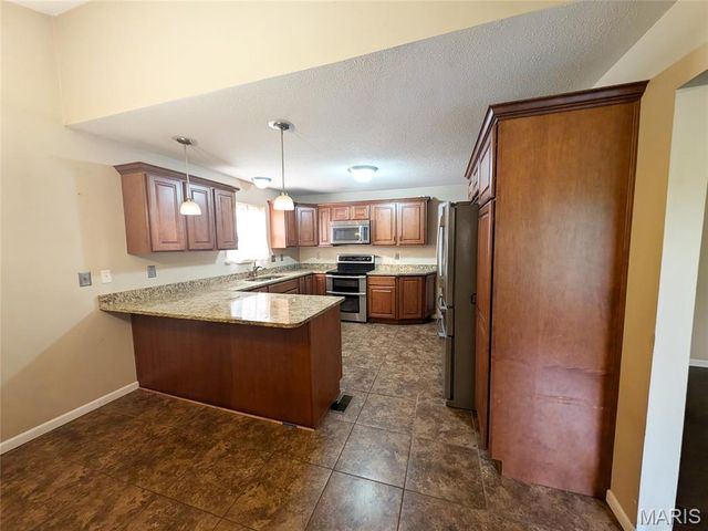 71 Mimosa Drive, Pontoon Beach, IL 62040