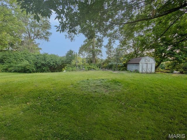 71 Mimosa Drive, Pontoon Beach, IL 62040